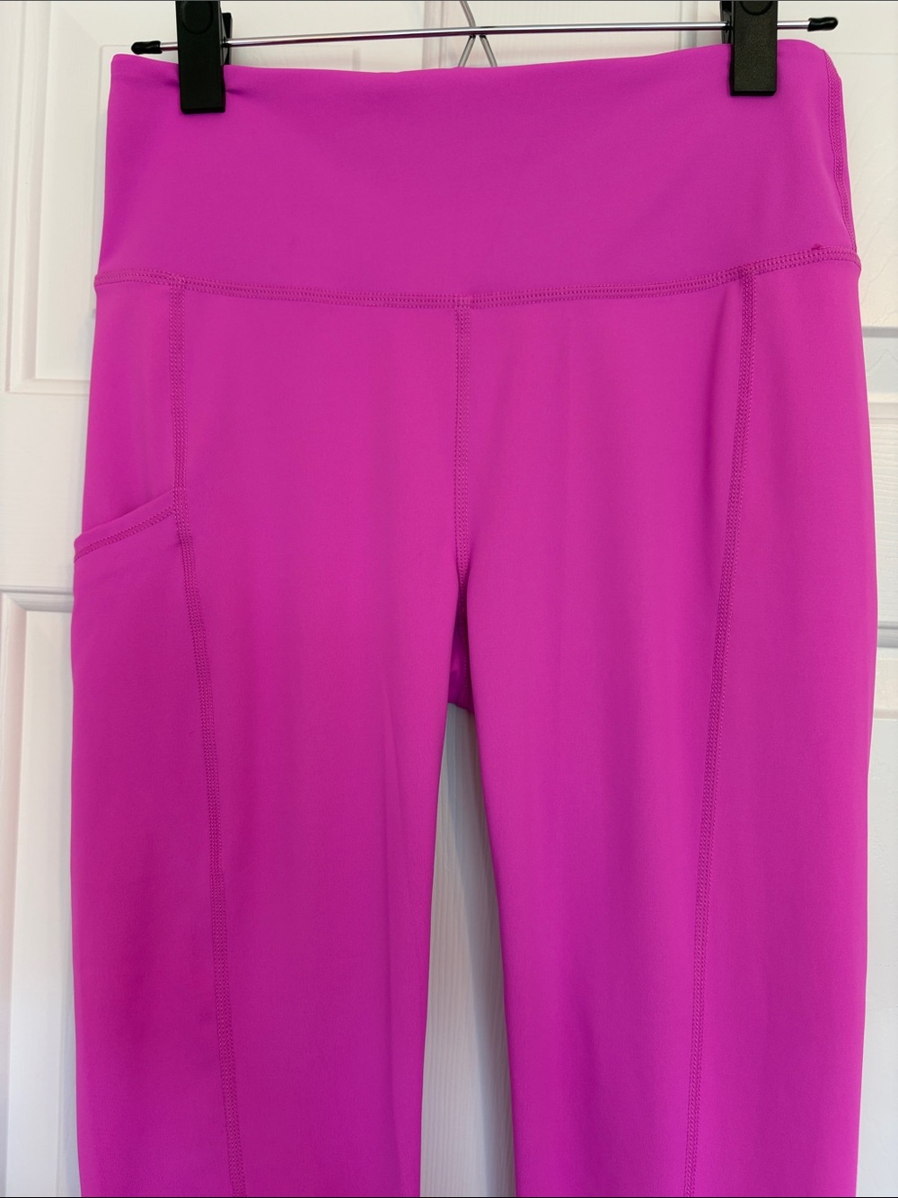 Lilly Pulitzer Women’s Pink Luxletic Athletic Leggings with Pocket, Size Medium - Picture 2 of 8